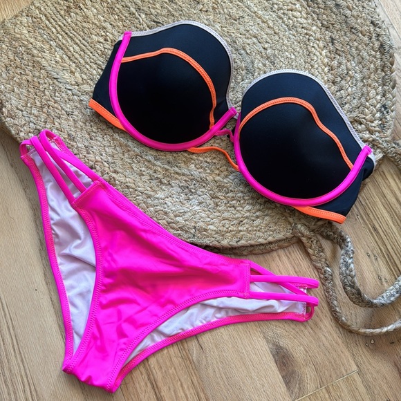 Victoria’s Secret set, never worn. - Picture 2 of 5